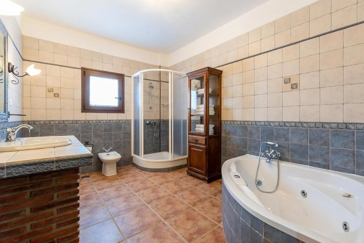 El Desafio De Las Aguilas Almogia Holiday home